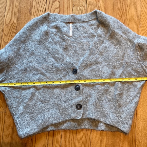 Free People Alpaca Wool Blend Cropped Cardigan
*made in Peru! - Picture 9 of 9